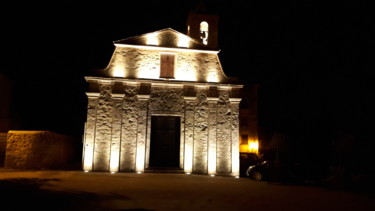 Une église la nuit